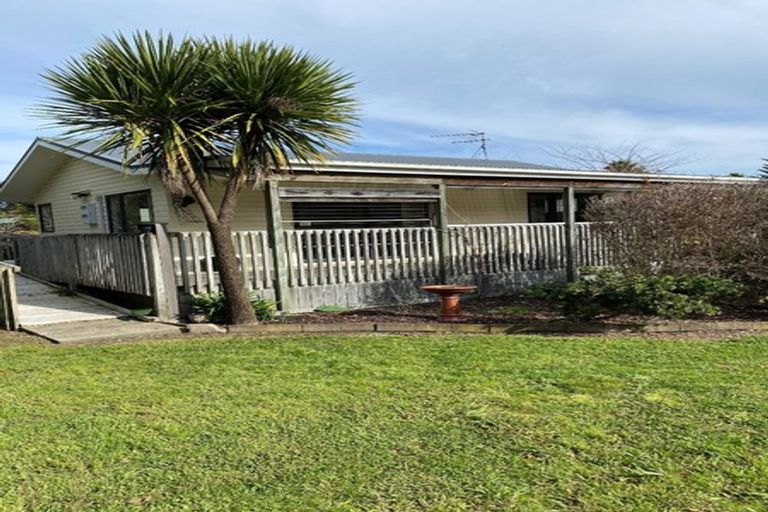 Photo of property in 395 Main Road, Huapai, Kumeu, 0810