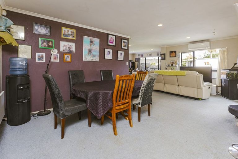Photo of property in 323 Mahia Road, Weymouth, Auckland, 2103