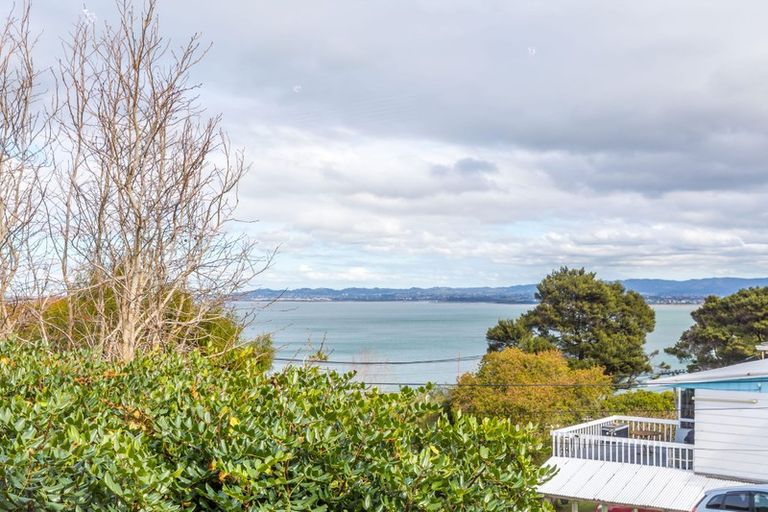 Photo of property in 35 Neptune Avenue, Beach Haven, Auckland, 0626