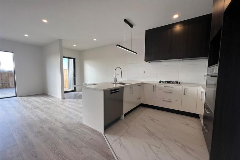 Photo of property in 139 Walters Road, Papakura, Takanini, 2110