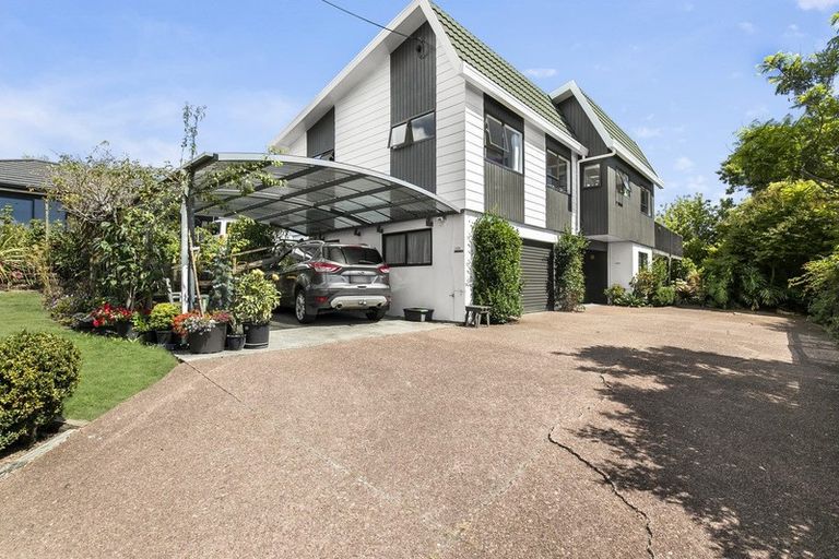 Photo of property in 120 Whangaparaoa Road, Red Beach, 0932