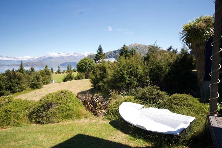 Photo of property in 13 Minaret Ridge, Wanaka, 9305
