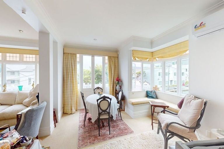 Photo of property in 6 Hawker Street, Mount Victoria, Wellington, 6011