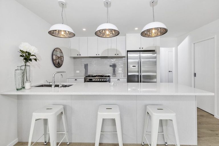 Photo of property in 1 Pae Moana Place, Stanmore Bay, Whangaparaoa, 0932