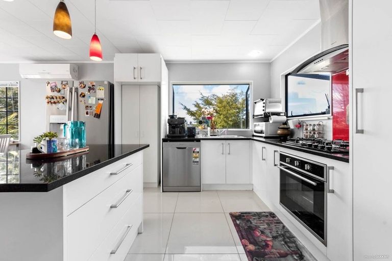 Photo of property in 9 Riserra Drive, Ranui, Auckland, 0612