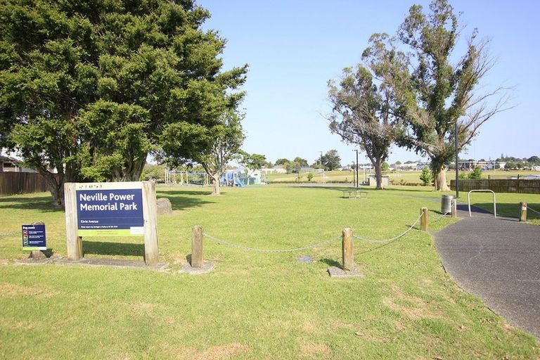 Photo of property in 21a Kirrie Avenue, Te Atatu South, Auckland, 0610