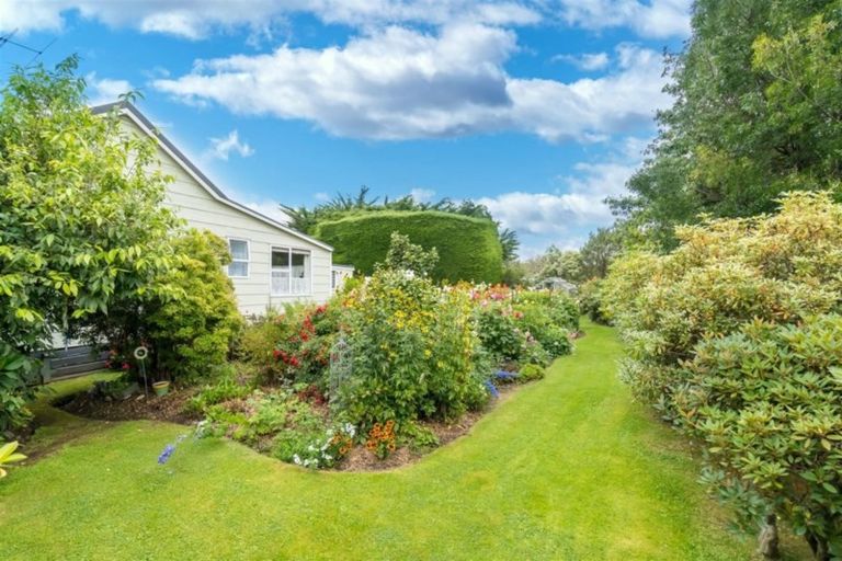 Photo of property in 8 Railway Lane, Outram, 9019