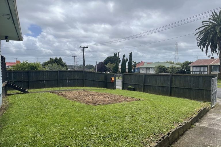 Photo of property in 13 Sandra Avenue, Otara, Auckland, 2023