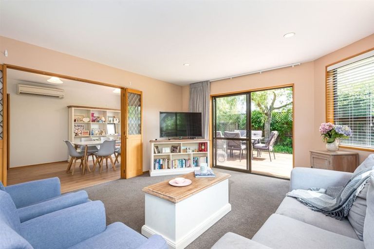 Photo of property in 2/61a Condell Avenue, Papanui, Christchurch, 8053