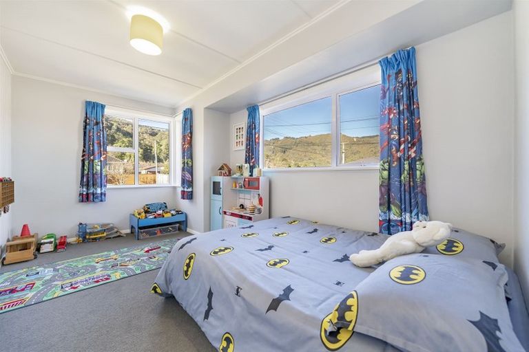 Photo of property in 27 Rimu Street, Naenae, Lower Hutt, 5011