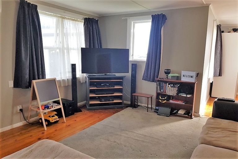 Photo of property in 75 Matatiro Street, Titahi Bay, Porirua, 5022