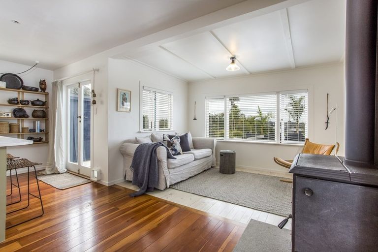 Photo of property in 60 Mclarin Road, Glenbrook, Waiuku, 2681