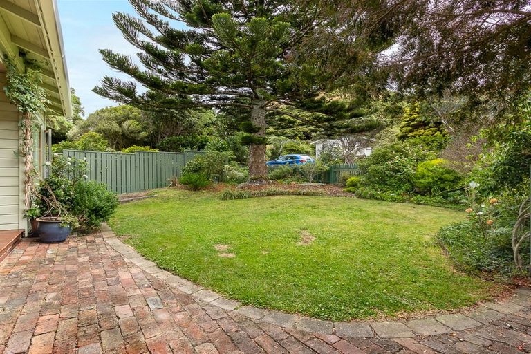 Photo of property in 36 Raroa Place, Pukerua Bay, 5026