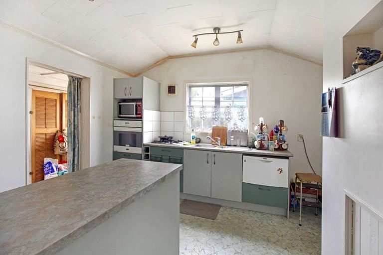 Photo of property in 94 Cornfoot Street, Castlecliff, Whanganui, 4501