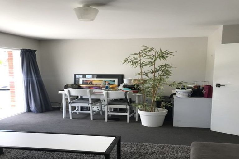 Photo of property in 2/41 Champion Street, Edgeware, Christchurch, 8013