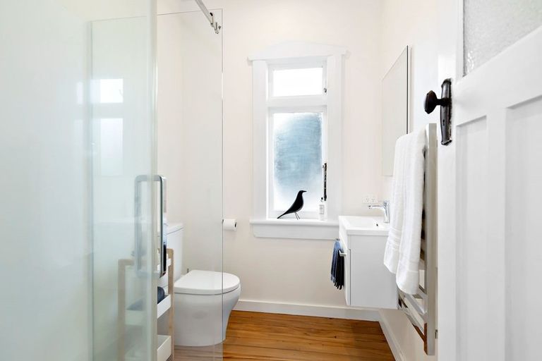 Photo of property in 6 Memorial Avenue, Mount Roskill, Auckland, 1041