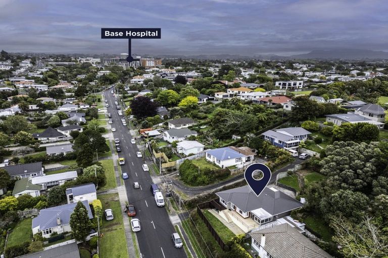 Photo of property in 20 Lorna Street, Lynmouth, New Plymouth, 4310