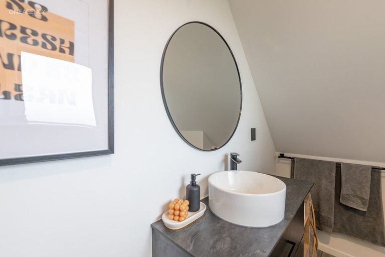 Photo of property in 5/35 Brockworth Place, Riccarton, Christchurch, 8011