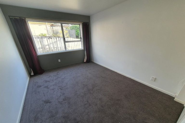 Photo of property in 24 Katrina Place, Massey, Auckland, 0614