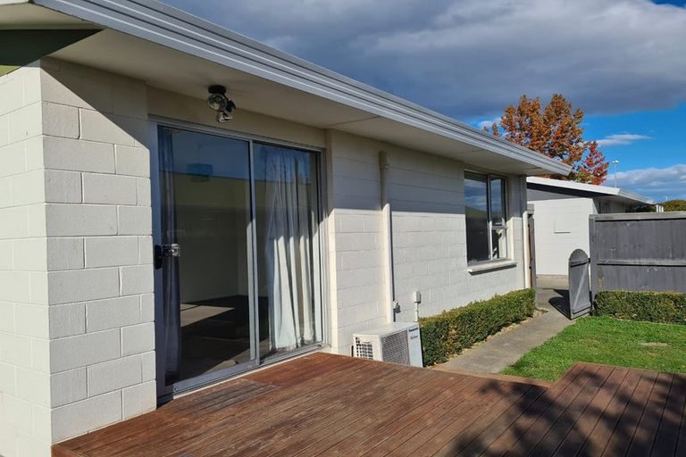 Photo of property in 2/10 Brogar Place, Casebrook, Christchurch, 8051