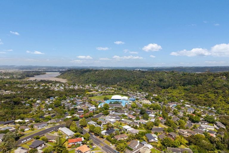 Photo of property in 4 Spinella Drive, Bayview, Auckland, 0629