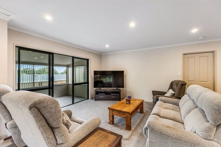 Photo of property in Caversham Park, 2/18 Caversham Road, Westmere, Whanganui, 4501