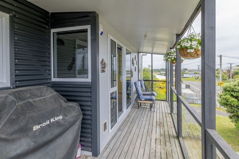 Photo of property in 122 Seabury Avenue, Foxton Beach, Foxton, 4815