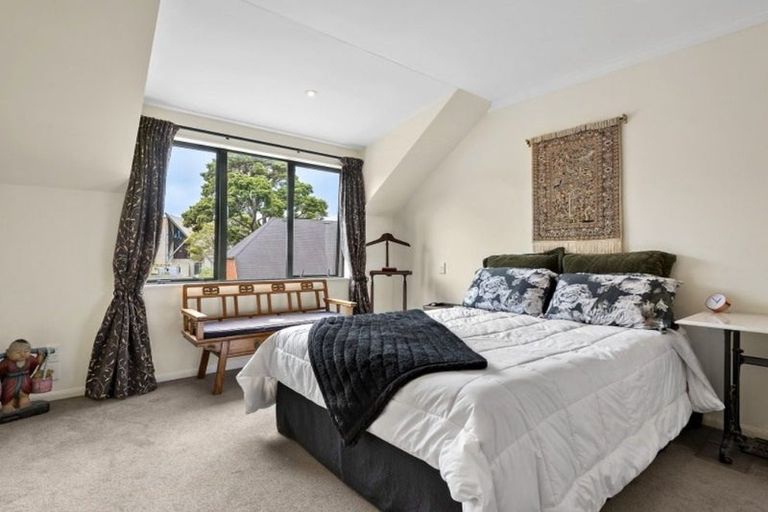 Photo of property in 30 Futuna Close, Karori, Wellington, 6012