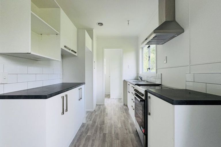 Photo of property in 12 Bittern Place, Henderson, Auckland, 0610