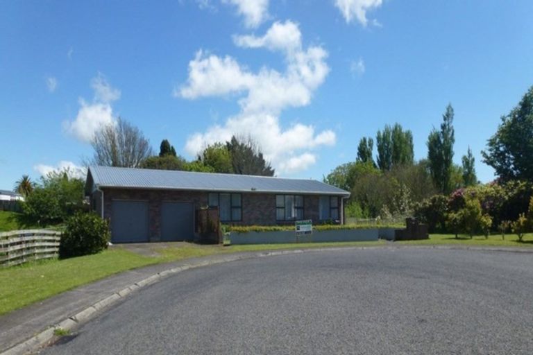 Photo of property in 25 Chartwell Drive, Eltham, 4322