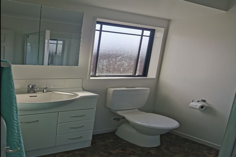 Photo of property in 33 Saint James Drive, Huntington, Hamilton, 3210