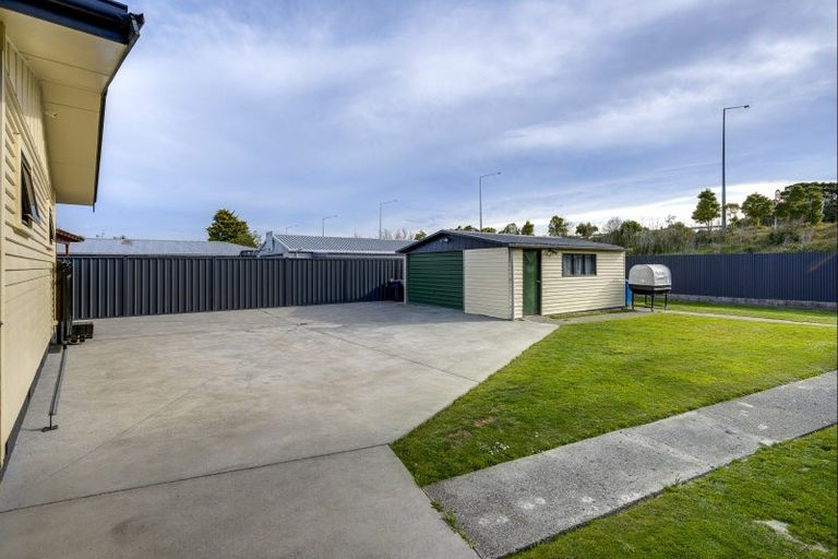 Photo of property in 76 Clarence Cox Crescent, Pirimai, Napier, 4112