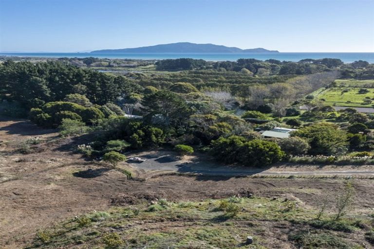 Photo of property in 191 Peka Peka Road, Peka Peka, Waikanae, 5391
