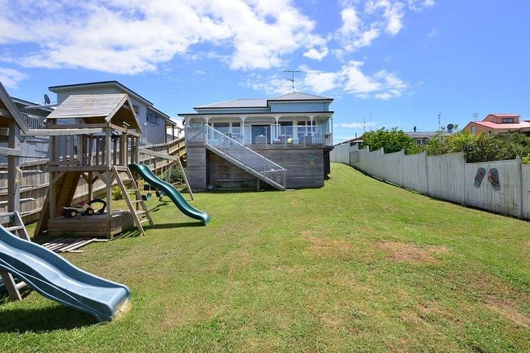 Photo of property in 1047 Whangaparaoa Road, Tindalls Beach, Whangaparaoa, 0930