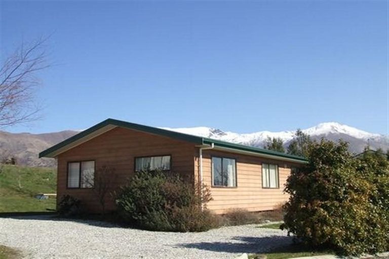 Photo of property in 13 Scaife Place, Wanaka, 9305