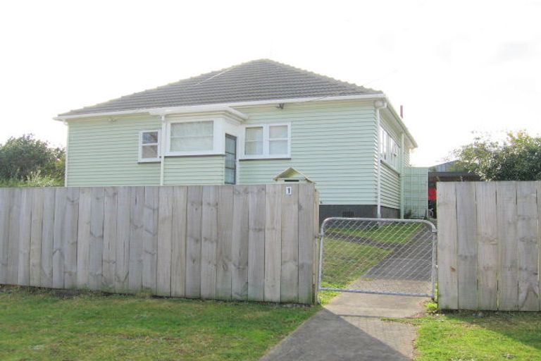 Photo of property in 1 Tingey Avenue, Feilding, 4702