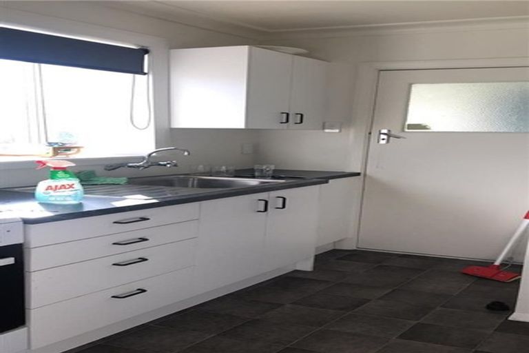 Photo of property in 6 Brooklyn Street, Green Island, Dunedin, 9018