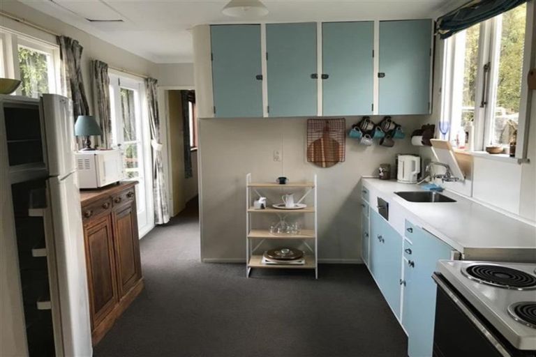 Photo of property in 17 Kowhai Street, Kaka Point, 9271