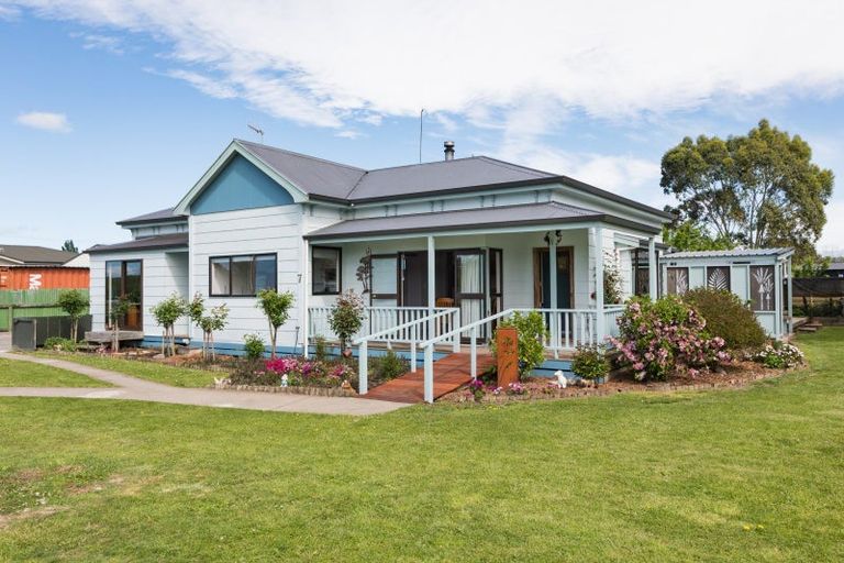 Photo of property in 7 Rathbone Street, Waipawa, 4210
