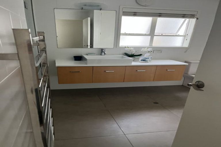 Photo of property in 2/130 Oriental Parade, Oriental Bay, Wellington, 6011