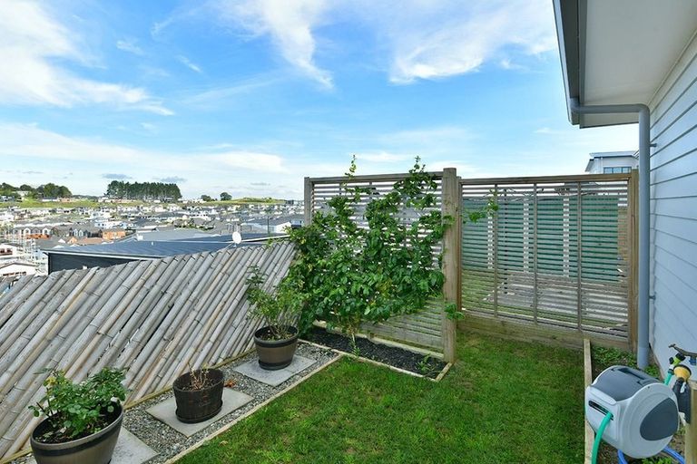 Photo of property in 24 Manuel Road, Silverdale, 0932