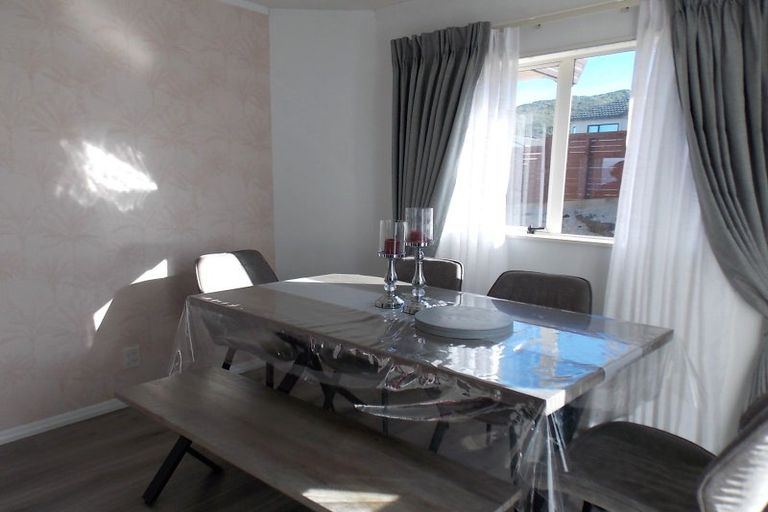 Photo of property in 107 Ashton Fitchett Drive, Brooklyn, Wellington, 6021