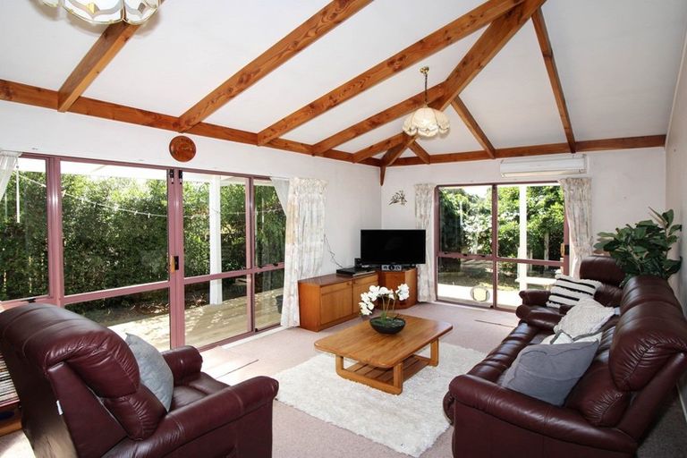 Photo of property in 30 Charles Street, Carterton, 5713