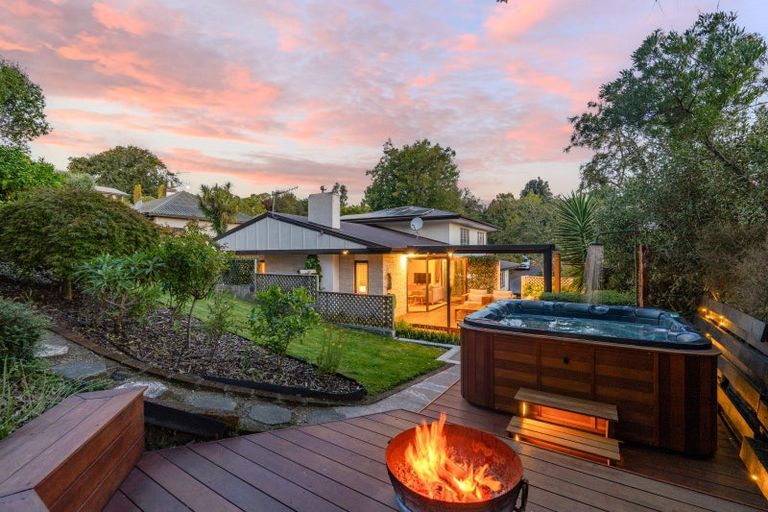 Photo of property in 11 Muritai Crescent, Havelock North, 4130