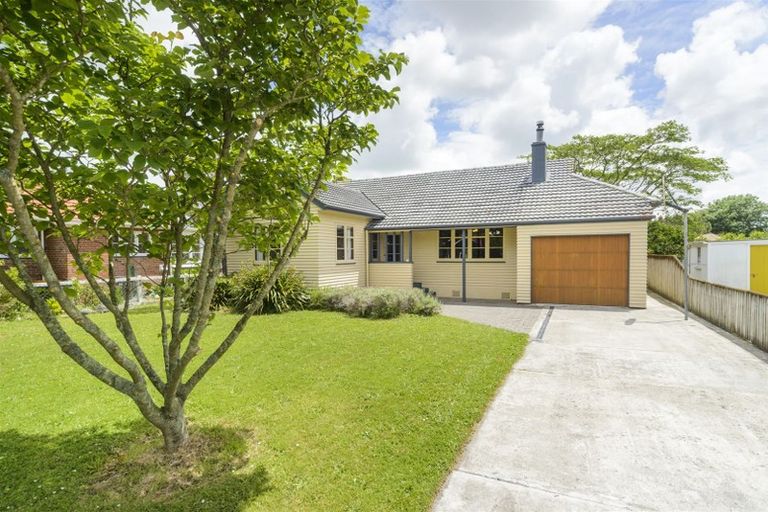 Photo of property in 11 Park Road, West End, Palmerston North, 4412