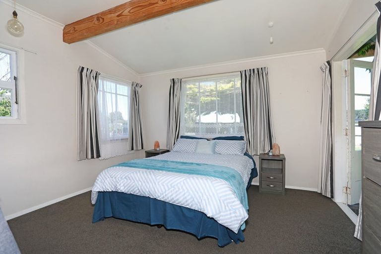 Photo of property in 16 Punga Street, Tangimoana, 4822
