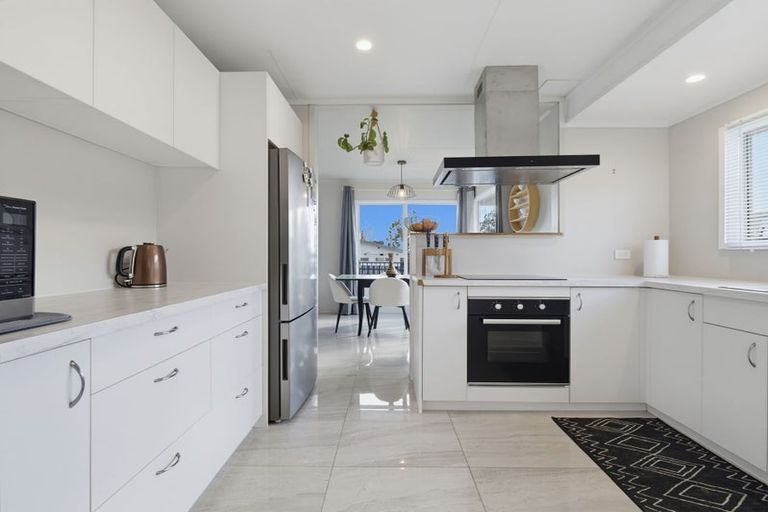 Photo of property in 16 Dingadee Street, Welcome Bay, Tauranga, 3112