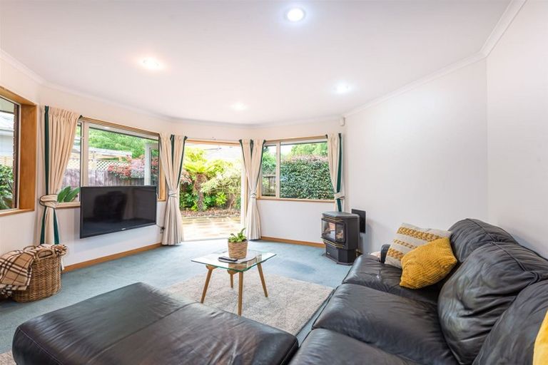 Photo of property in 408 Memorial Avenue, Burnside, Christchurch, 8053