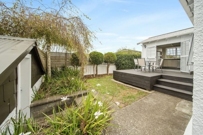 Photo of property in 7 Selwyn Street, Lower Vogeltown, New Plymouth, 4310