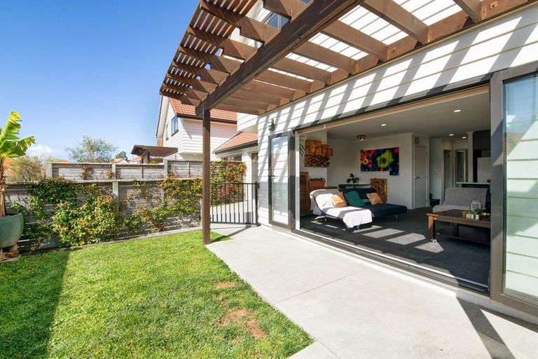 Photo of property in 7a Parkwood Crescent, Gulf Harbour, Whangaparaoa, 0930